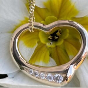 Heart shaped pendent